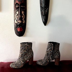 Sam Edelman Corra BlkMlt Taoestry